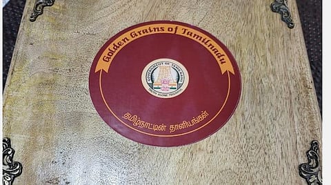பிரதமர் மோடியிடம் முதல்வர் ஸ்டாலின் அளித்த 9 வகை தானியங்கள்