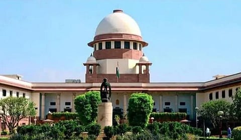 வாக்காளர்கள் இலவச திட்டங்களை பெறுவதை விட கண்ணியமாக வருவாய் ஈட்டவே விரும்புவார்கள் - உச்ச நீதிமன்ற நீதிபதிகள் கருத்து