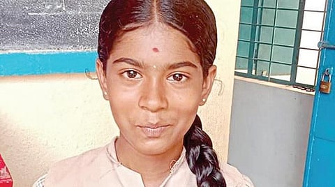 காட்டாங்கொளத்தூர் | தேசிய ஆங்கில கையெழுத்து போட்டிக்கு அரசு பள்ளி மாணவி தேர்வு