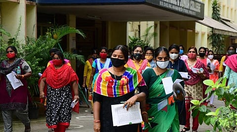 முதுநிலை ஆசிரியர் பணி தேர்வு - தமிழ்வழி சான்றிதழ்களை ஆக.27 வரை பதிவேற்றலாம்