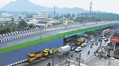 சேலம் - உளுந்தூர்பேட்டை 4 வழிச்சாலையில் ஆய்வு செய்து விபத்து அபாயங்களை தடுக்க மக்கள் வேண்டுகோள்