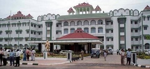 முல்லைப்பெரியாறு லோயர் கேம்ப் பகுதியிலிருந்து மதுரைக்கு குடிநீர் கொண்டு வரும் திட்டத்தை ரத்து செய்யக்கோரிய மனு தள்ளுபடி
