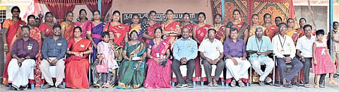 சென்னை பல்லாவரம் நகராட்சி மேல்நிலைப் பள்ளியில் நடைபெற்ற சுதந்திர தினவிழாவில்  ஆசிரியர்களுடன்  விஞ்ஞானி  சிவதாணு பிள்ளை.