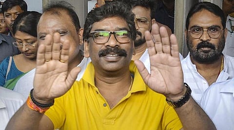 சுரங்க ஒதுக்கீடு ஊழல் | தேர்தல் ஆணைய பரிந்துரையால் பதவி இழக்கும் ஜார்க்கண்ட் முதல்வர் ஹேமந்த் சோரன்?