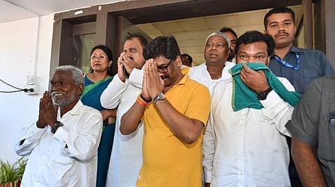 ஜார்க்கண்ட் முதல்வரை தகுதி நீக்கம் செய்ய ஆளுநரிடம் தேர்தல் ஆணையம் பரிந்துரை: பின்னணி என்ன?