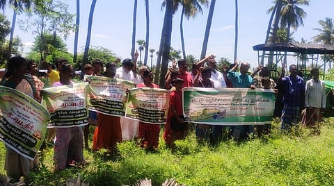 “உயிரே போனாலும் நிலத்தை கொடுக்க மாட்டோம்” - 8 வழிச்சாலை திட்டத்தை எதிர்த்து ஆர்ப்பாட்டம்