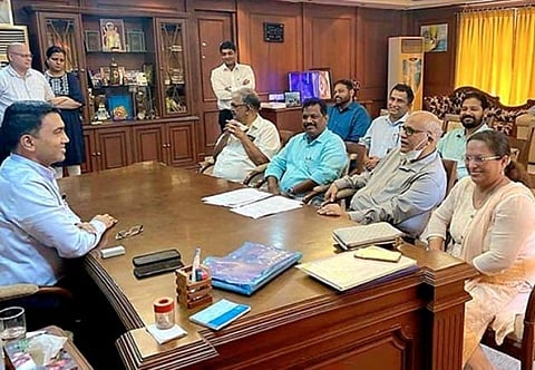 8 காங்கிரஸ் எம்எல்ஏக்கள்
