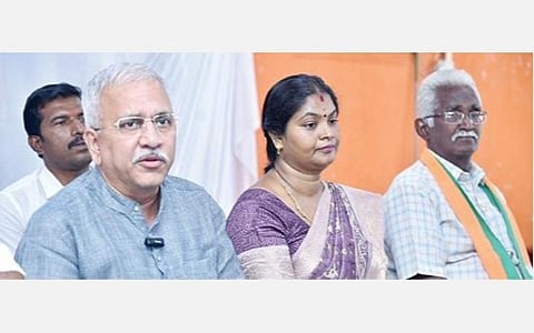 வேலூரில் நேற்று செய்தியாளர்களை சந்தித்த பாஜக மாநில துணைத் தலைவர் நாராயணன் திருப்பதி. படம்: வி.எம்.மணிநாதன்.