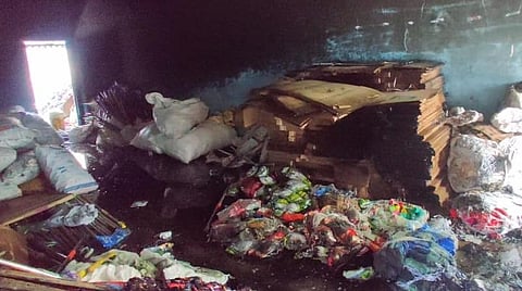 தீ விபத்தில்  நாசமான பொருட்கள்
