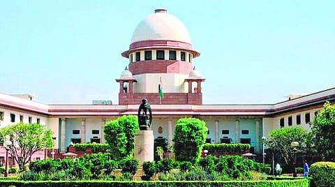நீண்ட காலமாக அரசியல் சாசன அமர்வில் நிலுவையில் இருக்கும் சமூக விலக்கு வழக்கு: விரைவில் முடிவு 