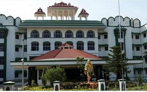 அருப்புக்கோட்டையில் உயர் நீதிமன்ற உத்தரவுப்படி உயிரிழந்த இளைஞர் உடல் பெற்றோரிடம் ஒப்படைப்பு