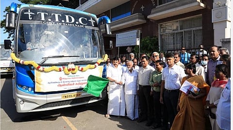 புரட்டாசி மாத வைணவத் திருக்கோயில் ஆன்மிகச் சுற்றுலாவினை அமைச்சர் பி.கே.சேகர்பாபு, தொடங்கி வைத்தார்