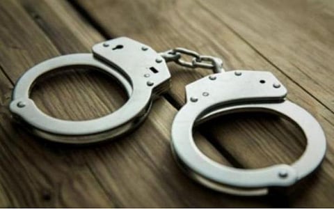 கூடுவாஞ்சேரி அதிமுக பிரமுகர் கொலை வழக்கில் பெண் கைது