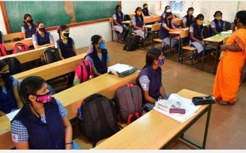 காலாண்டு விடுமுறை நாளில் சிறப்பு வகுப்புகள் நடத்த கூடாது: தனியார் பள்ளிகளுக்கு அறிவுறுத்தல்