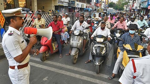 ஹெல்மெட்டின் மகத்துவம் சொல்லும் தரவு: 3 ஆண்டுகளில் புதுச்சேரியில் 3,140 சாலை விபத்துகள்; 445 உயிரிழப்புகள்