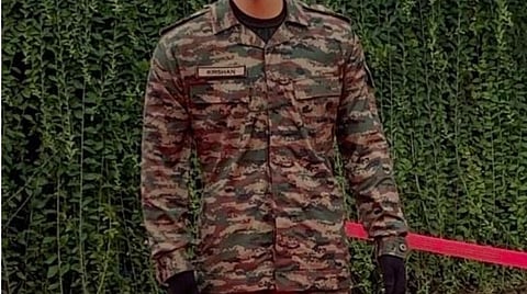 ராணுவ சீருடைகள் தயாரிக்க தனியாருக்கு விடப்பட்ட டெண்டரை ரத்து செய்ய வலியுறுத்தல்