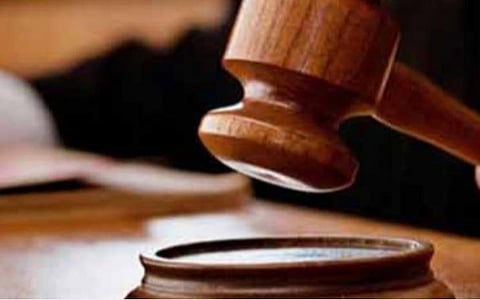 வழக்கறிஞரை தாக்கிய வழக்கில் 2 போலீஸ் எஸ்.ஐ.களுக்கு பிடிவாரன்ட்: மதுராந்தகம் குற்றவியல் நீதிமன்றம் உத்தரவு