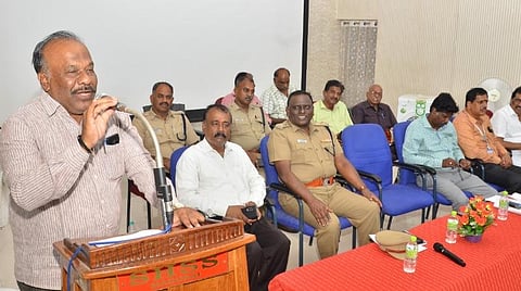 பேருந்து நெரிசலில் சிக்காமல் இருக்க பள்ளி மாணவர்களுக்கு அரசு போக்குவரத்துக் கழகம் யோசனை