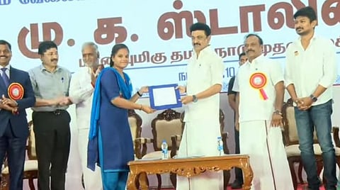 பணி ஆணையை வழங்கிய முதல்வர் மு.க.ஸ்டாலின்