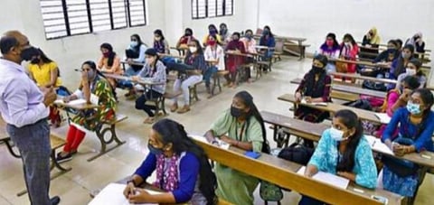 அரசு கல்லூரிகளில் 1,875 கவுரவ விரிவுரையாளர்கள் நியமனம்