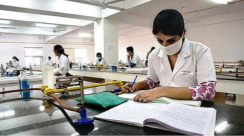 மருத்துவப் படிப்புக்கு மாநில தரவரிசை அக் 20-க்கு பின்னர் வெளியிடப்படும்