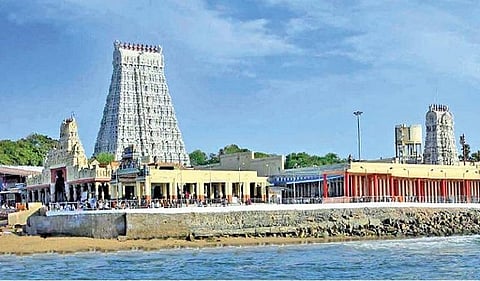 திருச்செந்தூர் கோயில் வளாகத்தில் பக்தர்கள் தங்கியிருந்து சஷ்டி விரதம் இருக்க அனுமதி மறுப்பு: பாஜக கண்டனம்