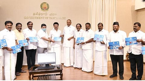 இ - சேவை மையத்தை தொடங்கி வைத்த முதல்வர்
