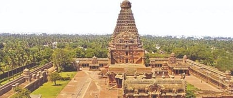 தஞ்சை பெரிய கோயிலின் பிரகாரத்தில் உள்ள இந்திரன் கோயிலை திறக்கக்கோரி வழக்கு