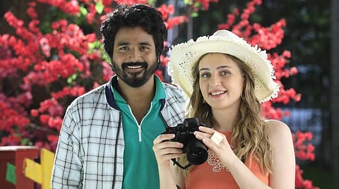 பிரின்ஸ் Review: சிவகார்த்திகேயனின் வழக்கமான காமெடி சரவெடி!