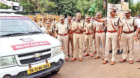 தீபாவளி கூட்டத்தை கண்காணிக்க 4 கண்காணிப்பு கோபுரங்கள், 2 சிசிடிவி வாகனங்கள்: தூத்துக்குடியில் எஸ்பி தொடங்கி வைத்தார்