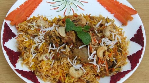 ஒடிசாவில் கிரகண நேரத்தின்போது பிரியாணி சாப்பிடும் விழா - இந்து அமைப்புகள் புகாரால் 4 வழக்குகள் பதிவு