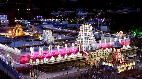 திருப்பதியில் நள்ளிரவு முதல் சர்வ தரிசன டோக்கன்கள் விநியோகம் தொடங்கியது