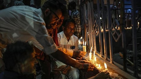 குஜராத் மோர்பி தொங்கு பாலம் விபத்து - ஒரே குடும்பத்தைச் சேர்ந்த 7 பேர் உயிரிழப்பு