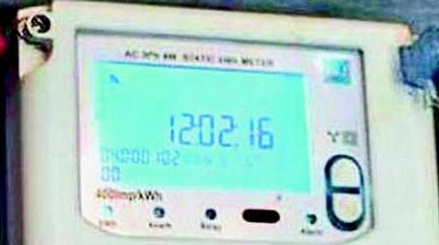 2 விளக்குள்ள வீட்டுக்கு மின்கட்டணம் ரூ.91,130 - வள்ளியூர் அருகே ‘ஷாக்’ அளித்த மின்வாரியம்