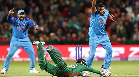 T20 WC அலசல் | கவலைக்குரிய இந்தியப் பந்துவீச்சு... கதறவிட்ட லிட்டன் தாஸ்... ராகுலின் மேட்ச் வின்னிங் ரன் அவுட்!