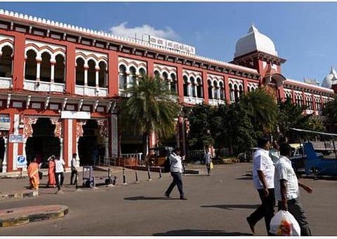 சென்ட்ரல், எழும்பூர் உட்பட 8 ரயில் நிலையங்களில் நடைமேடை கட்டணம் ரூ.10 ஆக குறைப்பு