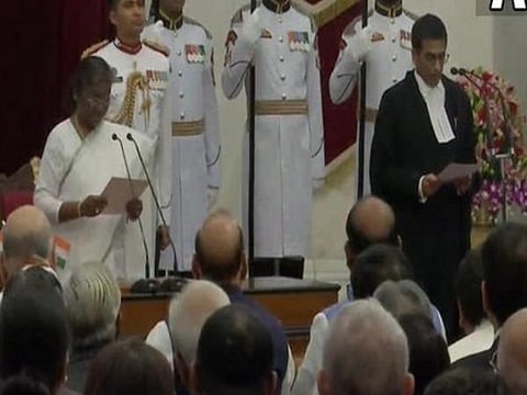 உச்ச நீதிமன்ற தலைமை நீதிபதியாக டிஒய் சந்திரசூட் பதவியேற்பு
