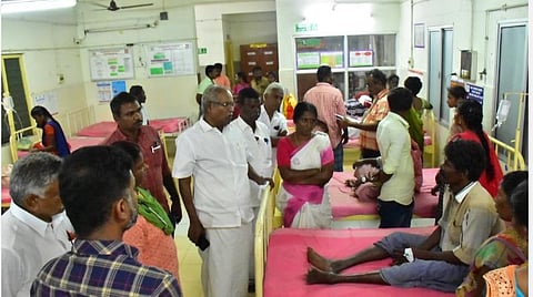 திருமங்கலத்தில் வெடிவிபத்தில் படுகாயமடைந்து சிகிச்சை பெறுவோரை மார்க்சிஸ்ட் மாநில செயலாளர் கே.பாலகிருஷ்ணன் சந்தித்து ஆறுதல் கூறினார்.