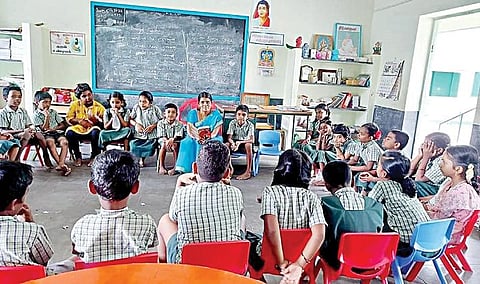 வியந்து போன கல்வி அதிகாரி...
