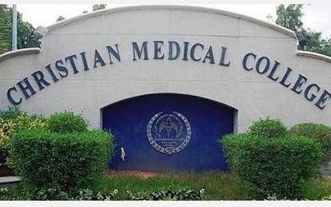 வேலூர் | ராகிங்கில் ஈடுபட்ட புகார்: சிஎம்சி மருத்துவக் கல்லூரி மாணவர்கள் 7 பேர் மீது போலீஸார் வழக்கு பதிவு