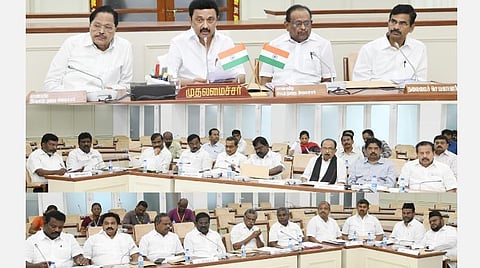 முதல்வர் தலைமையில் நடைபெற்ற அனைத்துg கட்சி கூட்டம்