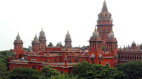 தமிழகத்தில் 11 அரசு மருத்துவக் கல்லூரிகள் கட்டுவதில் முறைகேடு? - பழனிசாமி மீது நடவடிக்கை எடுக்க அனுமதி கோரப்பட்டுள்ளது