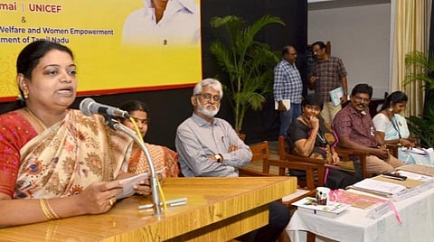 மதுரை லேடி டோக் கல்லூரியில் அக் கல்லூரியின் சமூக அறிவியல் துறை, சென்னை யுனிசெப், தமிழக அரசின் சமூக நலத்துறை , மகளிர் உரிமை துறை இணைந்து குழந்தைகள் மற்றும் குழந்தை திருமணத்தை ஒழிக்கும் இளைய வழிகாட்டிகளை ஊக்குவிக்கும் ஆலோசனைக் கூட்டத்தில் கீதா ஜீவன் உரை.