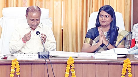 நீங்களும் யூபிஎஸ்சி வெல்லலாம் - 17: இல்லத்தரசியான பிறகு படித்து ஐஏஎஸ் ஆனவர்!