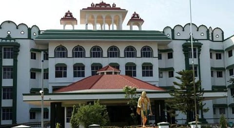 உயர் நீதிமன்றம் மதுரைக் கிளை.