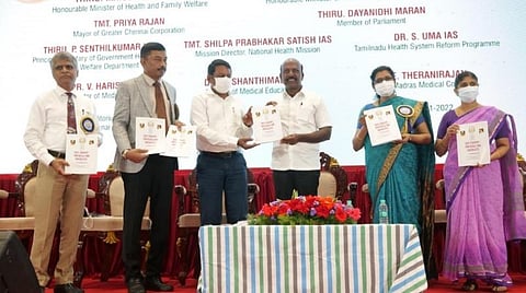 அறுவை சிகிச்சை வழிகாட்டு நெறிமுறைகளை வெளியிட்ட அமைச்சர்