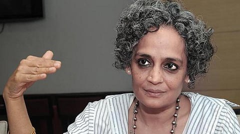 நவ.24: இன்று என்ன? - நாவலாசிரியை அருந்ததி ராய்