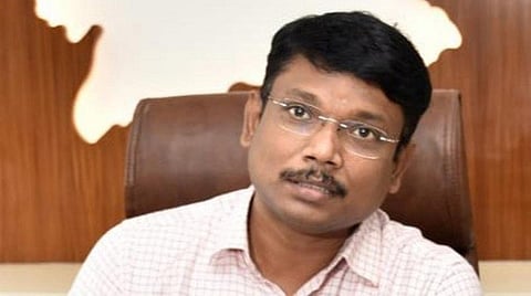 ஆட்சியர் பா.முருகேஷ்