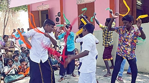 அரசு பள்ளிகளில் களைகட்டும் கலைத்திருவிழா