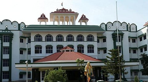 உயர் நீதிமன்றம் மதுரைக் கிளை.